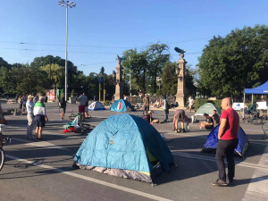 Протестите продължават: Блокади на ключови кръстовища в София (ВИДЕО)