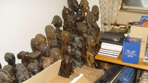 Близо 6000 са вече конфискуваните артефакти от офиса на Божков (ВИДЕО)