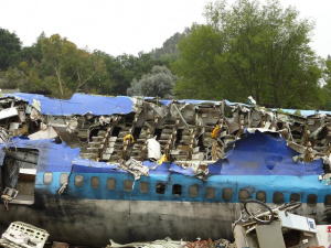 Разбилият се самолет в Индия паднал от склон