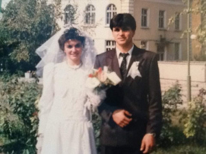 Корнелия с фурор във Фейса, показа интимни СНИМКИ от сватбата си