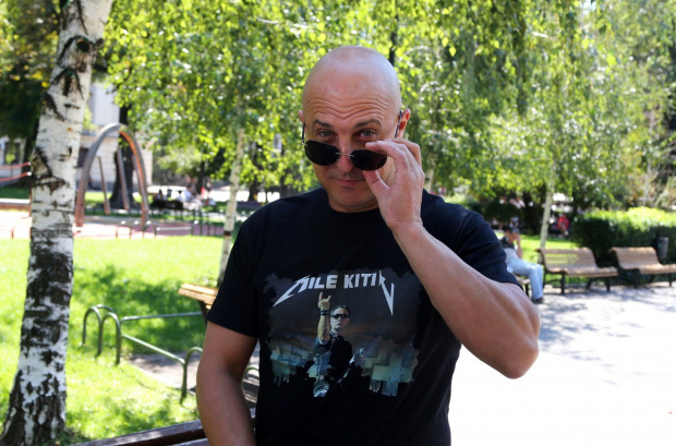 Светльо Витков: Политиците и Отровното трио трябва да бъдат изгонени с шутове от протестите