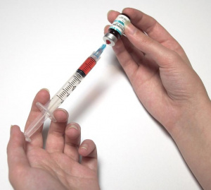 Русия се похвали, че COVID-ваксината й вече е по болниците