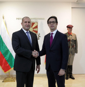 България вероятно няма да блокира преговорите на С.Македония за ЕС, смята Пендаровски