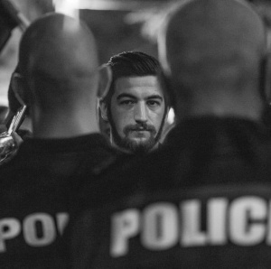 Уволнили артист от държавен театър заради участието му във "Велико народно въстание"