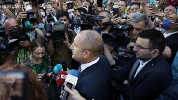 Радев пред протестиращите: Какво е казал Борисов вече е без значение