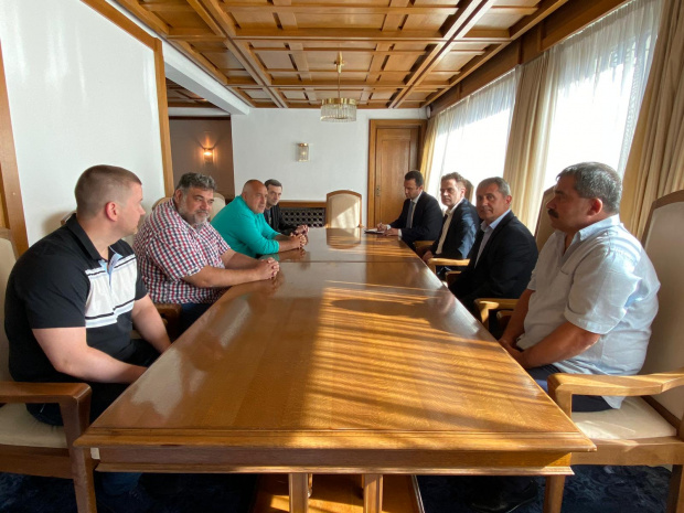 Миньори, синдикати и Борисов спешно свикват Браншовия съвет за тристранно сътрудничество, минно дело и геология