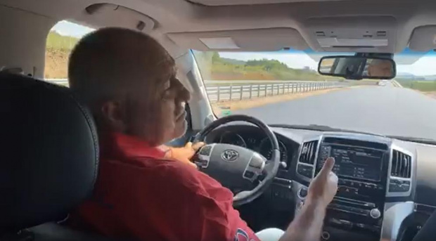 Бойко Борисов отново се качи на джипа си, този път се разходи из Родопите