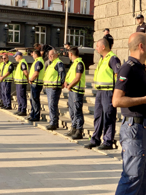 Полицаите са в протестна готовност - искат по-високи заплати