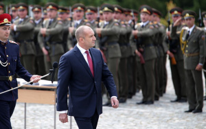 Президентът Радев с отрицателен тест и пожелание към Борисов