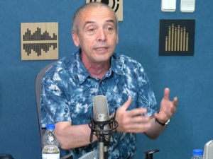 Мангъров: Слагаш пижама и чакаш - така се лекува COVID-19! Всеки ден съм в К-19 зоната без маска, после в автобуса