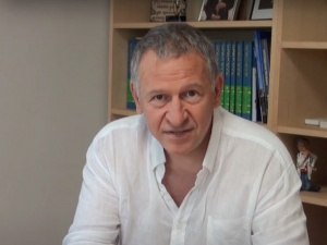 Светилото д-р Стойчо Кацаров скочи на мерките: Не е хич критична ситуацията, лок даунът е грешка