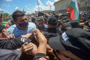 Банка, от която "Божков е изтеглил милиони в кеш", блокира сметка на Демократична България