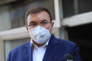 Здравният министър бесен след репортаж по БНТ, иска оставка и отправя закани