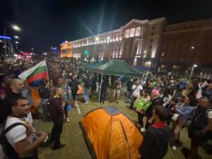 Протестът на „Системата ни убива“ блокира „Дондуков“