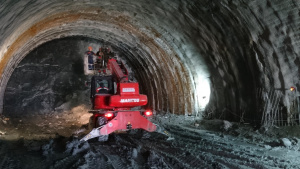 Пострадал работник след злополука в строящия се тунел „Железница“