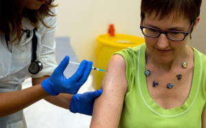 Д-р Хичев: Хората трябва да се ваксинират!