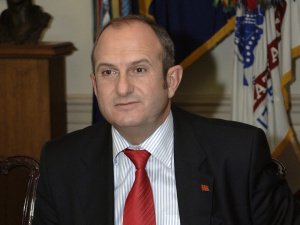 Скопие направи бивш премиер специален пратеник за България