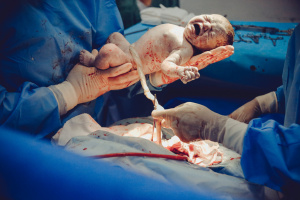 Чудото на живота: Жена роди "осиновен ембрион" , замразен преди 20 години