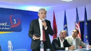 Албанците в С.Македония натискат Заев да решава по-бързо спора със София