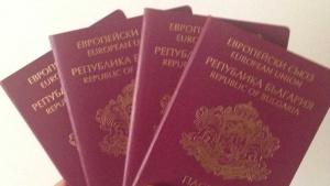 Близо 78 хил македонци поискали българско гражданство за 10 години