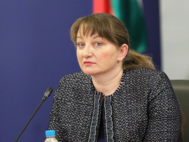 И Сачева обеща постепенно разхлабване на мерките от 21 декември