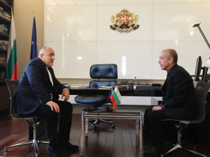 Мангъров срещу Борисов: Това, че ще се ваксинирам беше шега и недоразумение