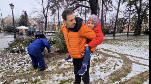 Малкият Боян разтопи сърцата на всички: Посади дърво в памет на Милен Цветков (ВИДЕО)