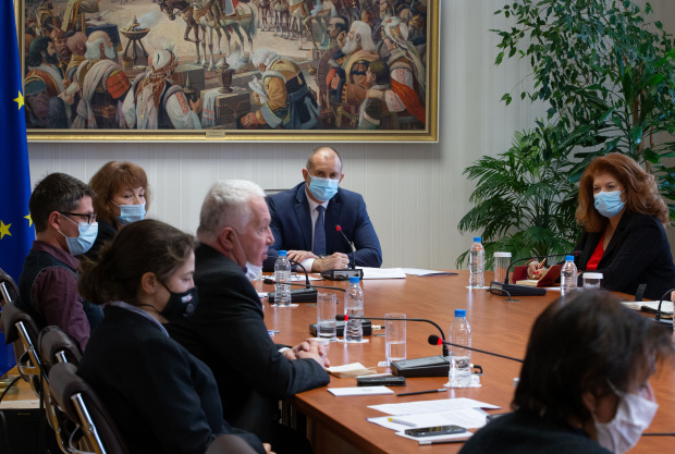 Президентът се среща със Слави Трифонов, Мая Манолова и Отровното трио