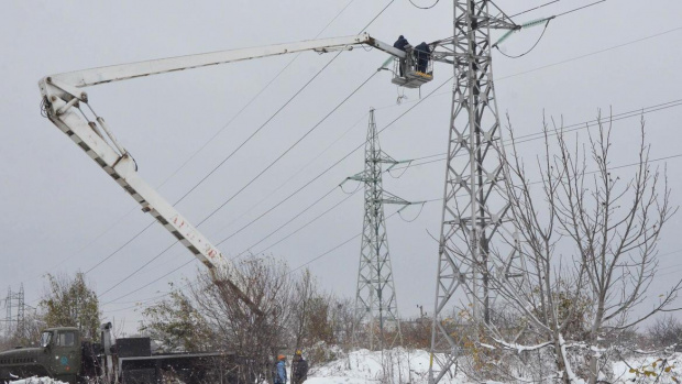 Около 30 села в Югоизточна България още са без ток, две ще бъдат захранени с дизел генератори