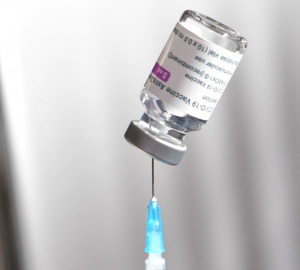 СЗО: Възрастните спокойно могат да си слагат ваксината на AstraZeneca