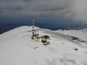 Турист тръгна към връх Ботев в лошо време и се загуби, положиха героични усилия, за да го спасят