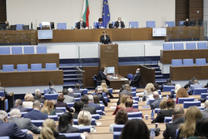 Депутатите се заемат с ветото на Радев върху промените в ЗУТ и НПК