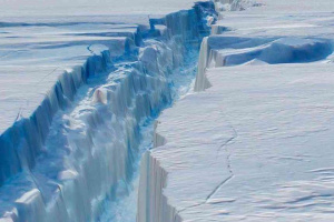 Айсберг 20 пъти по-голям от Манхатън се откъсна от Антарктика