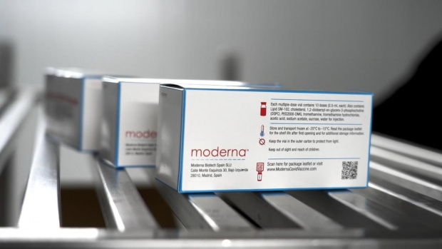 12 000 дози от ваксината срещу COVID-19 на Moderna пристигнаха у нас
