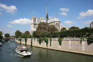 Властта във Франция обмислят да забранят на парижани да излизат през уикенда