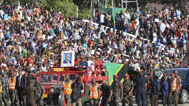 ВИДЕО 45 души загинаха по време на церемония за сбогуване с президента на Танзания
