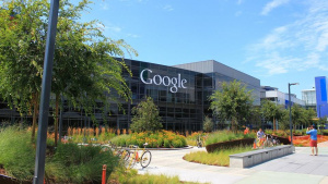 Google връща хората си на бюрата в офисите