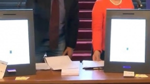 ДАЕУ: В срок приключи удостоверяването на устройствата за гласуване с изискванията на Изборния кодекс