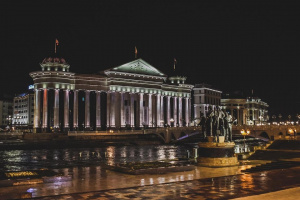 С.Македония въвежда вечерен час за две седмици