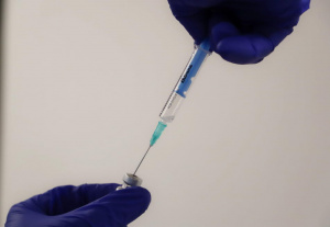 Столична болница отвори специален кабинет за ваксиниране на над 65-годишни