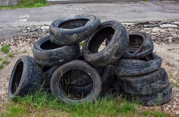 Отварят се временните площадки за събиране на гуми в София