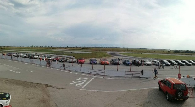 Правят една от най-големите автомобилни писти на Балканите в центъра на България