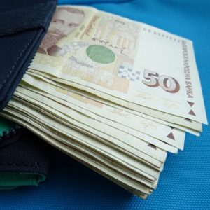 Браво! Дете от Българово намери портфейл и го върна на болен пенсионер