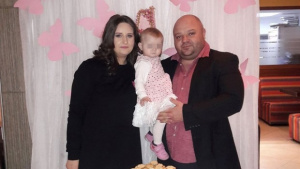 Съдът отсече: Бащата на двете убити дечица от Сандански е млатил жена си! Осъденият се ядоса