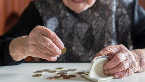 Вдигат пенсията за старост от 1 юли с 5%