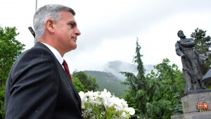 Служебният кабинет: Прокуратурата пали война на институциите със силовото си нахлуване в МВР