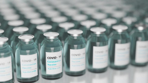 Аптекар антиваксър, повреждал ваксини срещу COVID-19, влиза в затвора