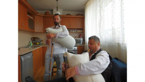 Нюйоркчанин заряза уредения живот и дойде в Родопите, за да се учи да свири на каба гайда
