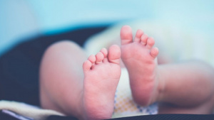 Бебетата, кърмени от ваксинирани майки, са защитени от COVID-19