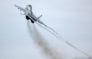 Лошото време спря издирването на черната кутия на падналия МиГ-29